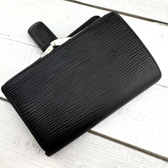 Authentic Louis Vuitton Epi Leather French Purse Wallet. Black.